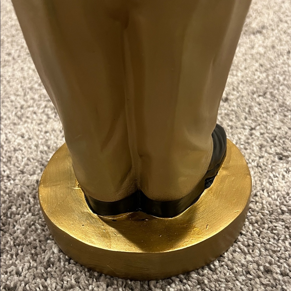 New Viral Tjmaxx Festive Bear Figurine with Gift Black Top Hat - Picture 11 of 17